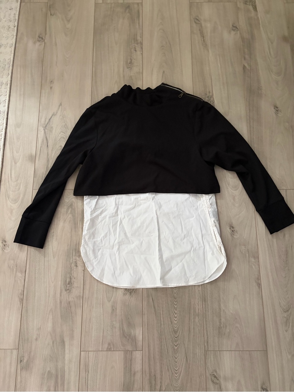 DREW Black Cropped Mock-Neck Sweatshirt with White Shirttail